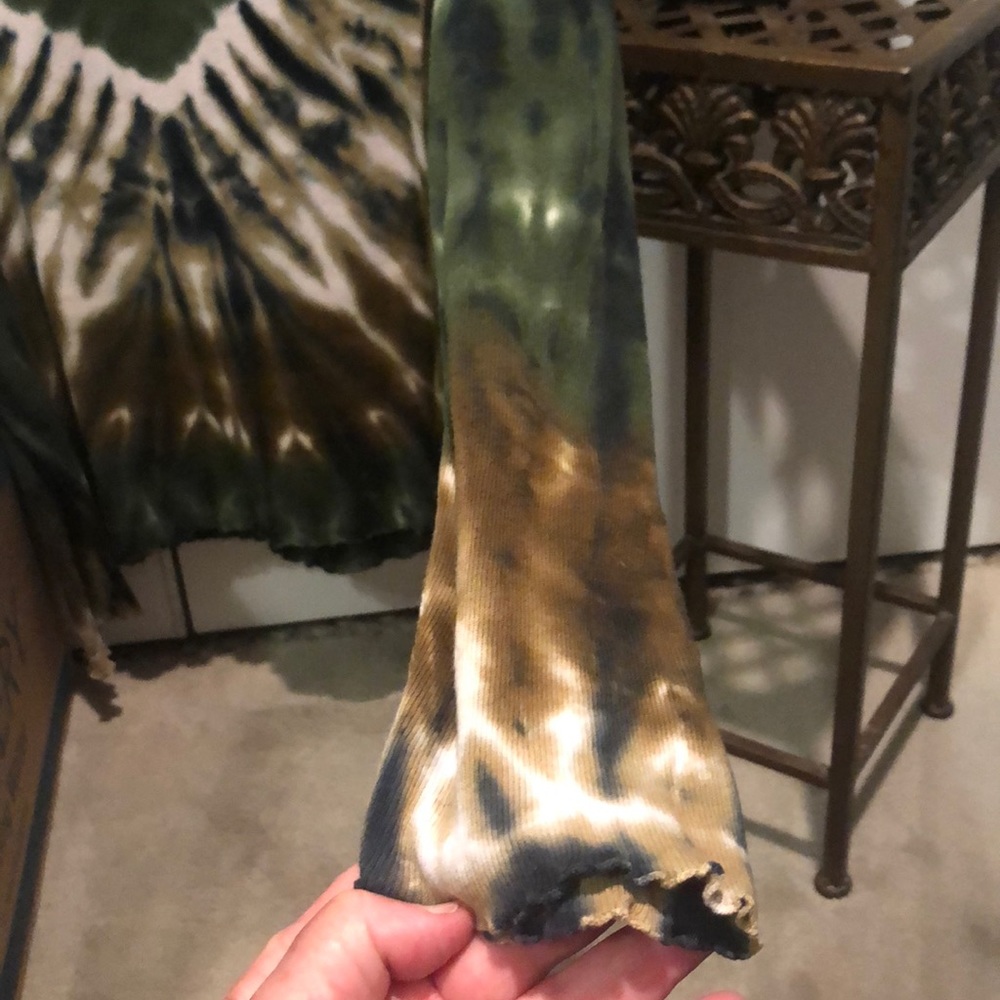 Beautifully tie dyed cotton top with unique shades - Picture 7 of 7